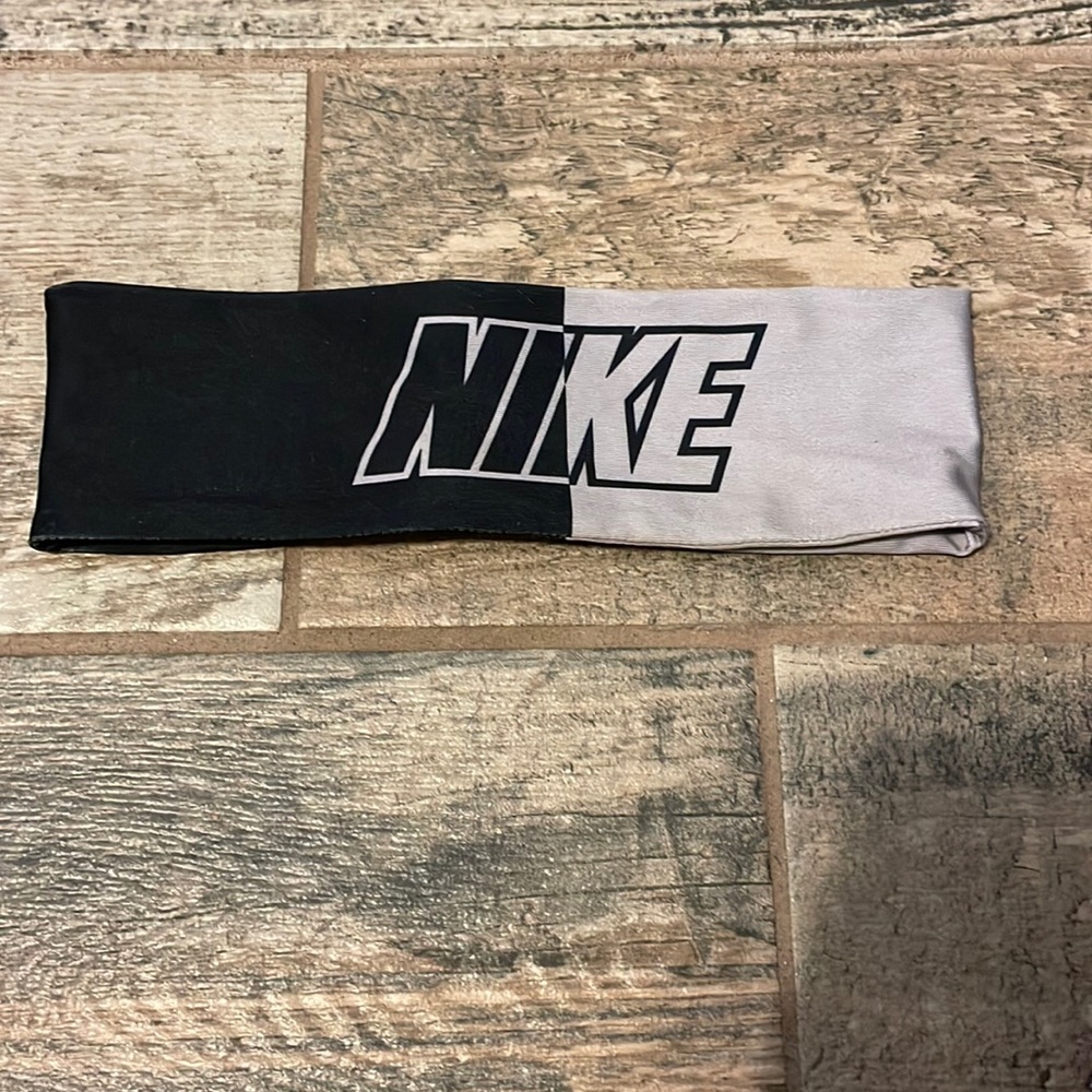 Nike headband